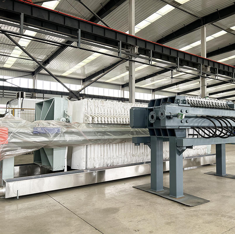 全自動(dòng)壓濾機(jī)12 全自動(dòng)壓濾機(jī)12